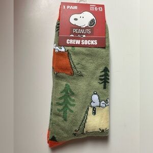 Peanuts Snoopy Green Themed Crew Socks, 1pair, Adults 9-13 Unisex